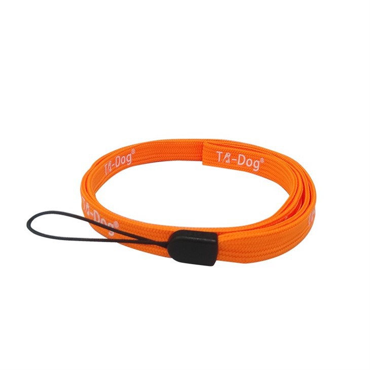 TR-Dogin kädessä pidettävä kaulanauha